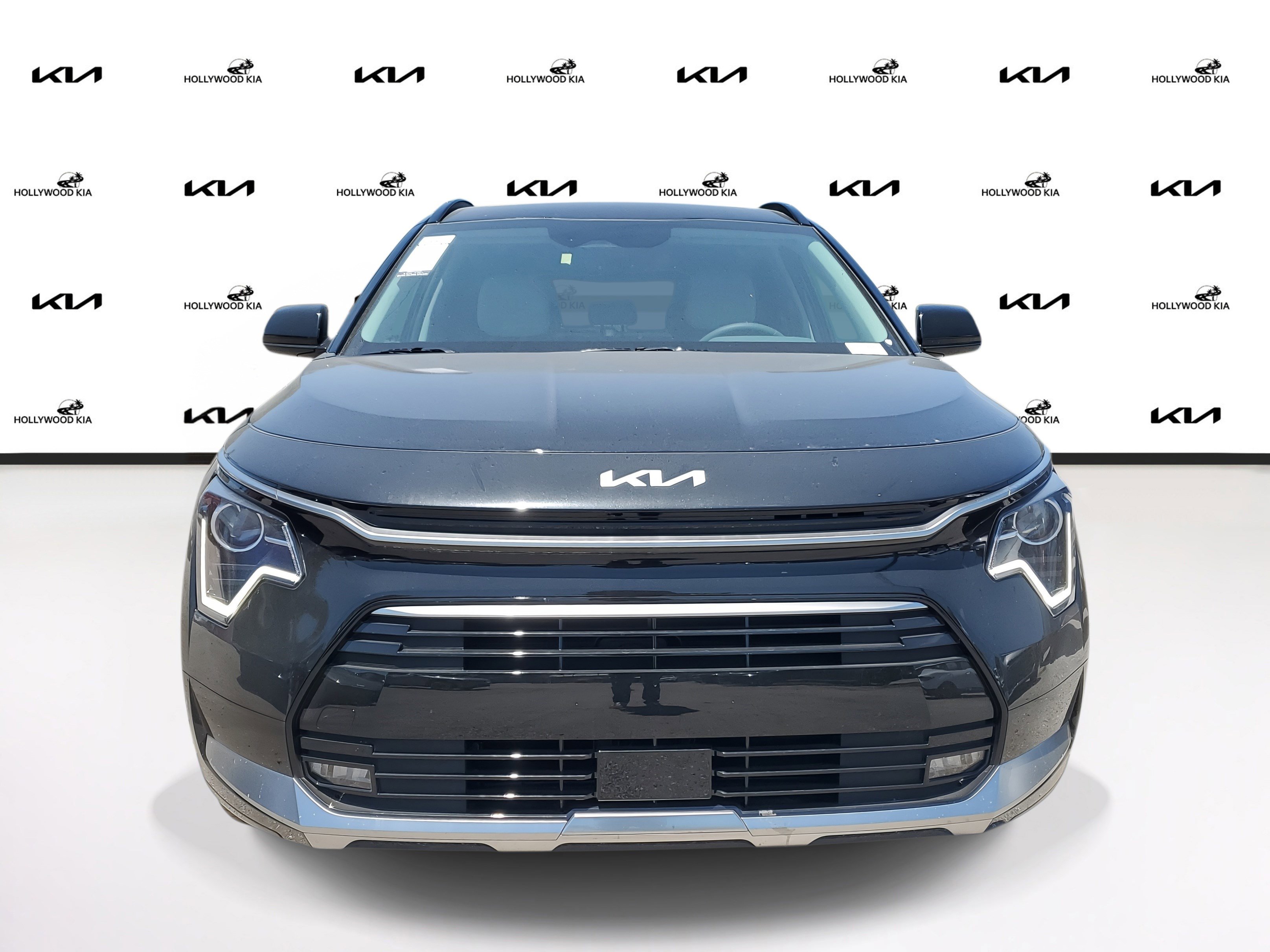 New 2025 Kia Niro EX Touring image 2