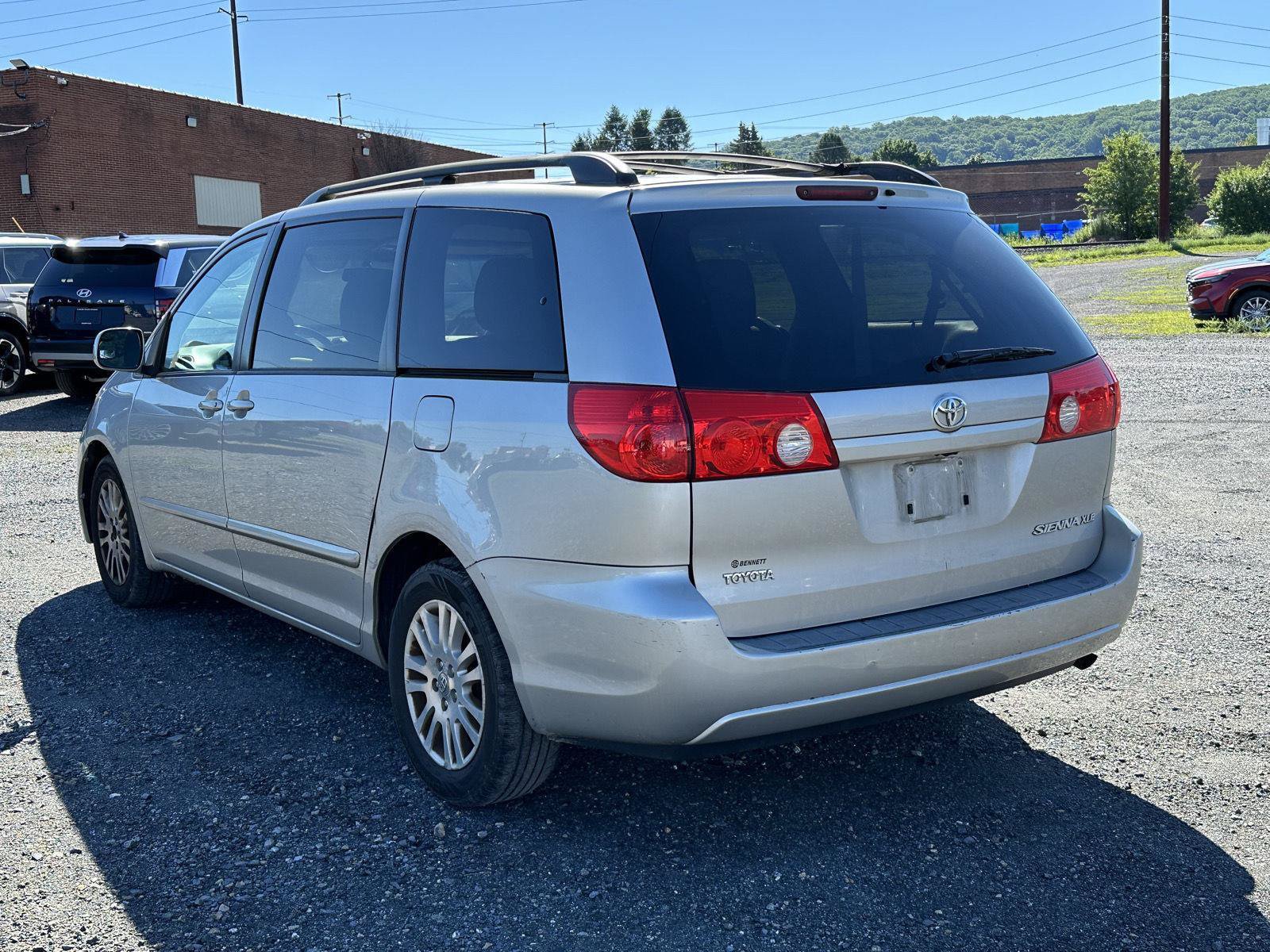 Used 2010 Toyota Sienna XLE FWD image 6