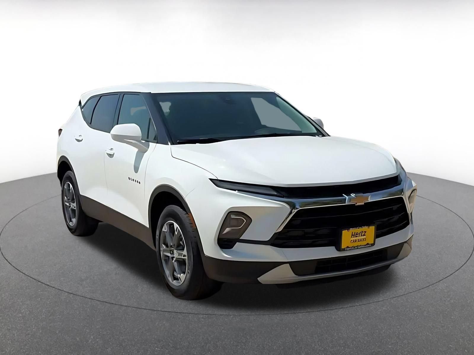 Used 2026 Chevrolet Blazer LT FWD image 3