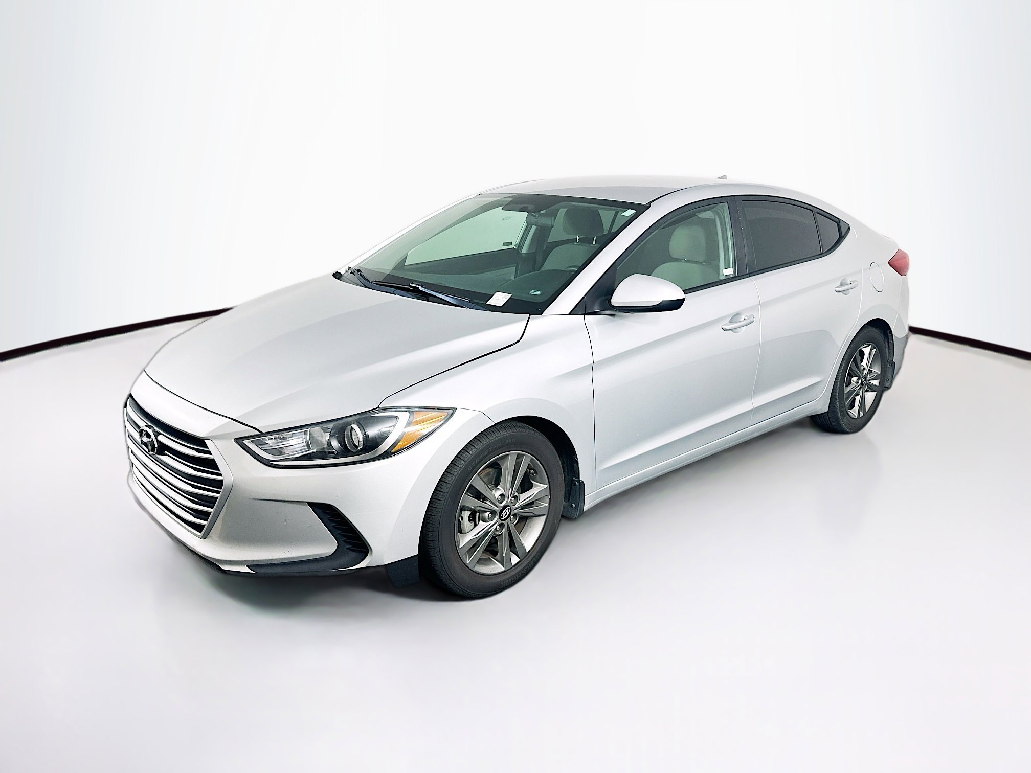 Used 2018 Hyundai Elantra SEL w/ Cargo Package FWD image 3