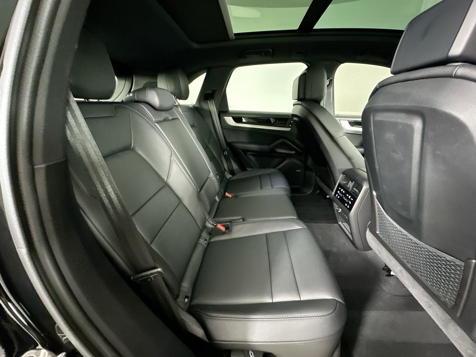 Certified 2025 Porsche Cayenne S AWD/4WD image 41