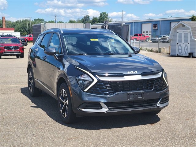 Used 2023 Kia Sportage EX image 3