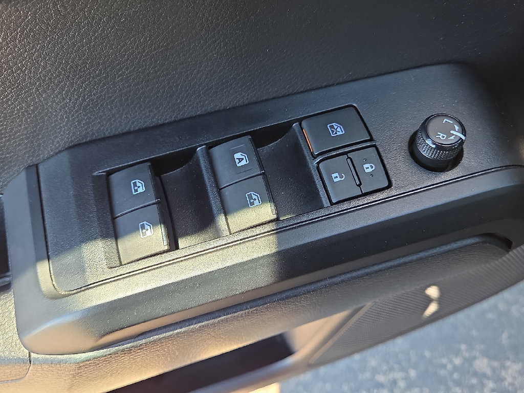 Used 2023 Toyota Tacoma SR AWD/4WD image 21