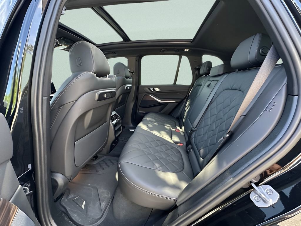 Used 2025 BMW X5 xDrive40i w/ Parking Assistance Package AWD/4WD image 22
