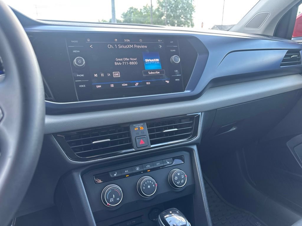 Certified 2022 Volkswagen Taos SE FWD image 20