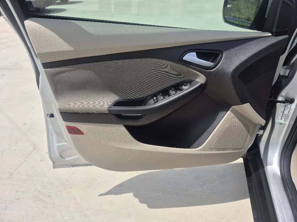 Used 2013 Ford Focus SE FWD image 10