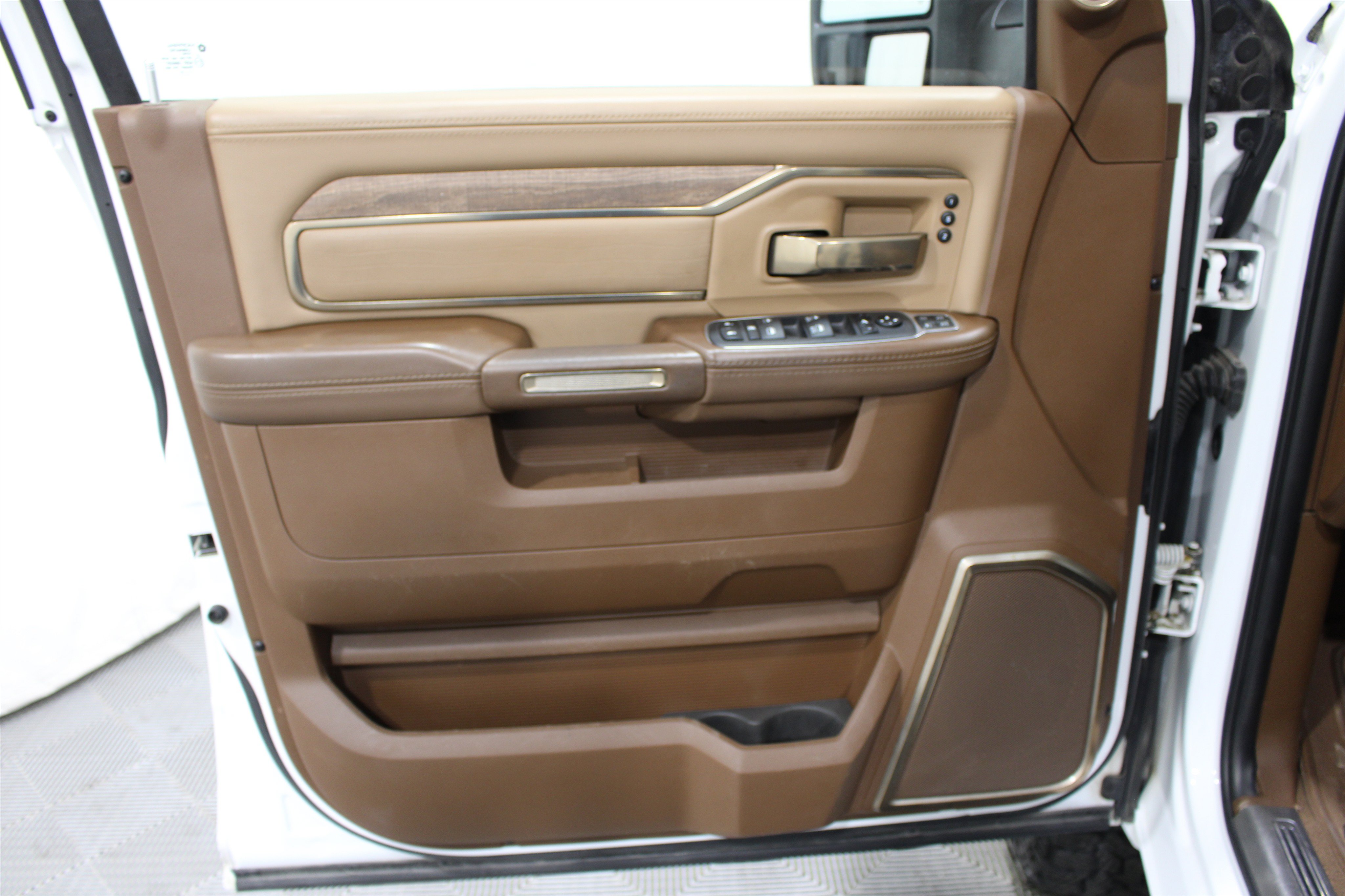 Used 2024 RAM 2500 Limited AWD/4WD image 6