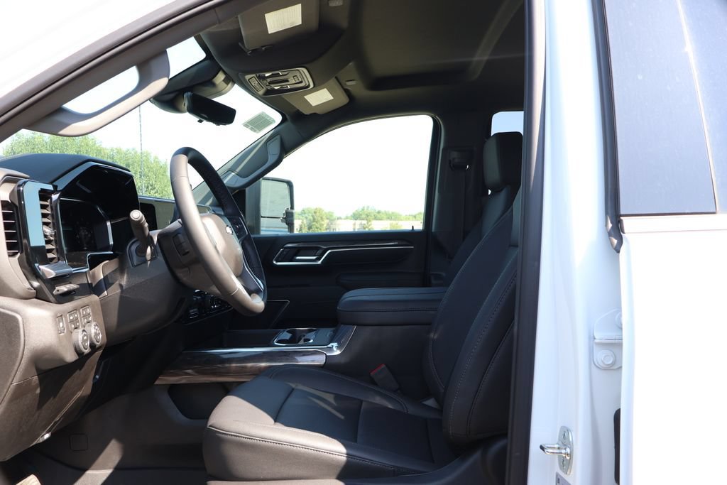 New 2026 Chevrolet Silverado 3500 LTZ w/ LTZ Premium Package AWD/4WD image 13