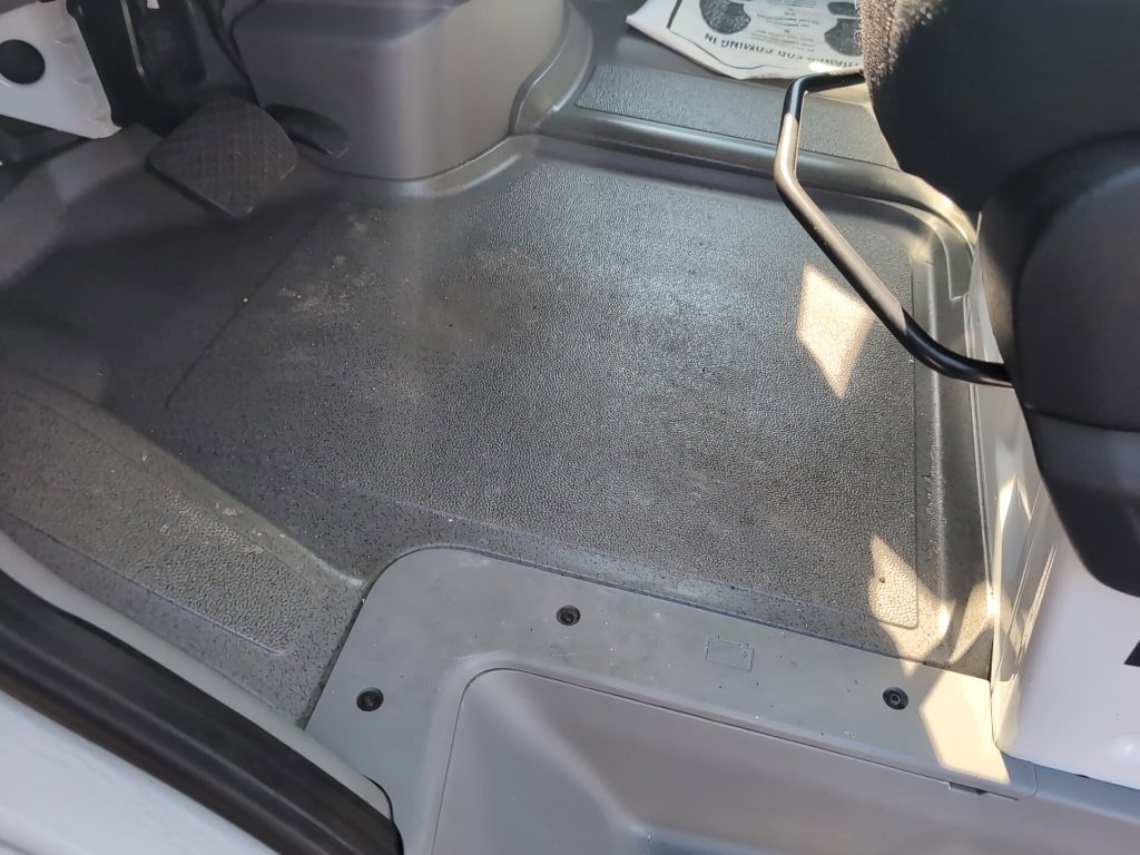 Used 2017 Mercedes-Benz Sprinter 3500 w/ Front Bench Seat Package image 16