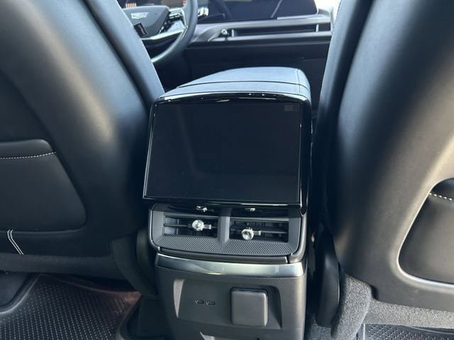 New 2026 Cadillac Vistiq Premium Luxury AWD/4WD image 28
