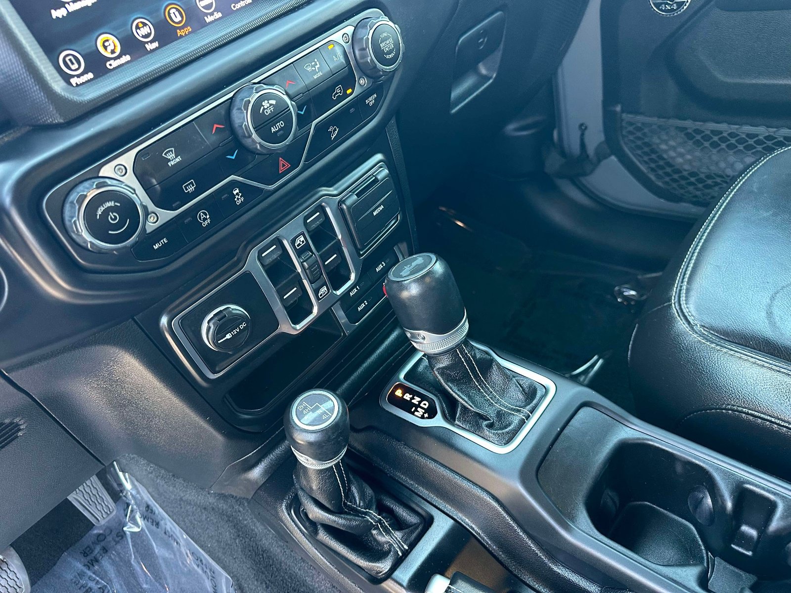 Used 2021 Jeep Wrangler Unlimited Sahara AWD/4WD image 12