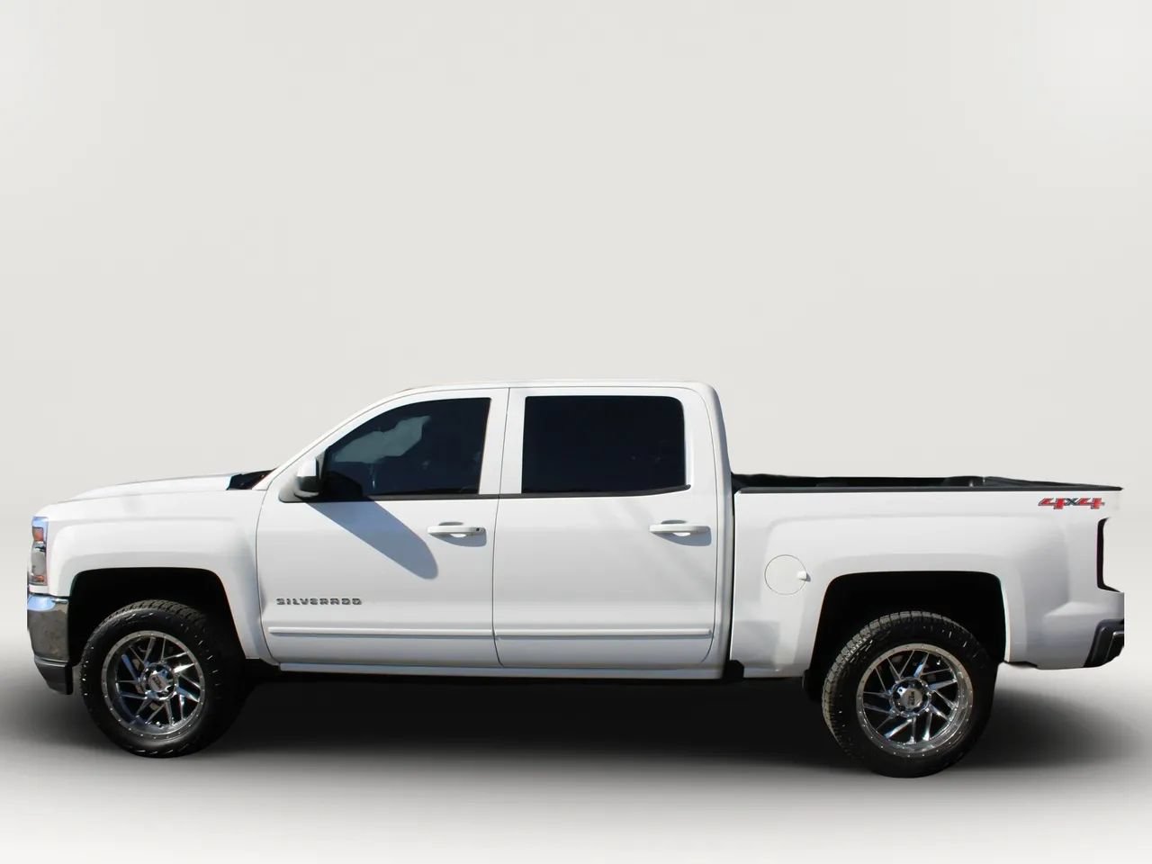 Used 2017 Chevrolet Silverado 1500 LT w/ All Star Edition AWD/4WD image 4