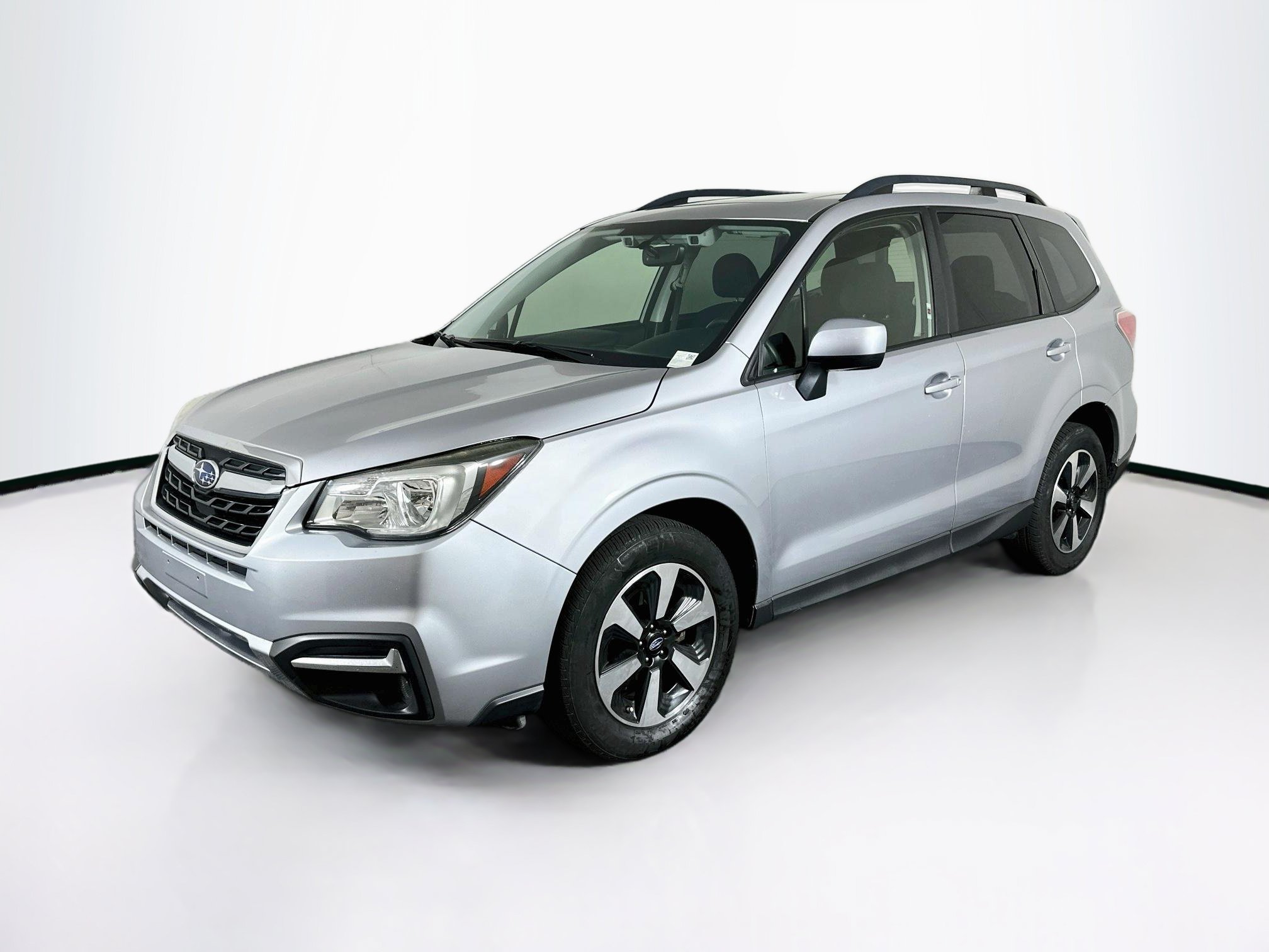 Used 2017 Subaru Forester 2.5i Premium AWD/4WD image 3