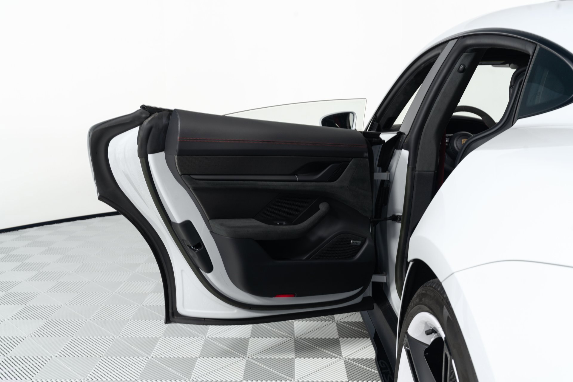 Used 2023 Porsche Taycan GTS AWD/4WD image 14