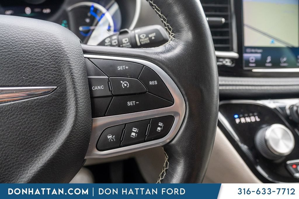 Used 2021 Chrysler Pacifica Touring-L FWD image 11