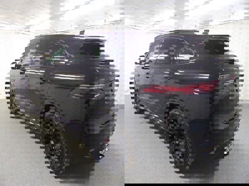 Used 2023 Jaguar F-PACE SVR image 5