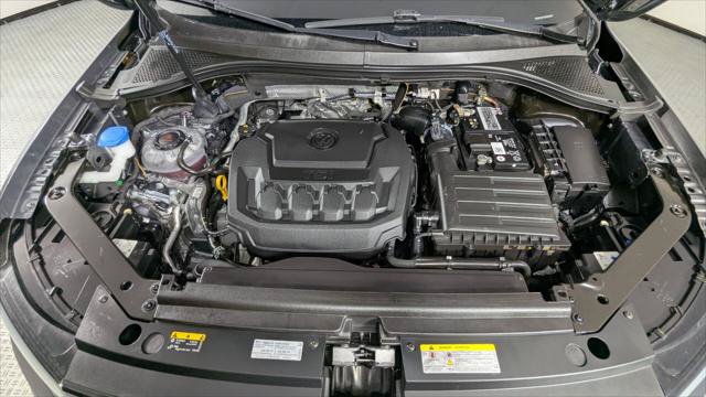 Used 2023 Volkswagen Tiguan SE R-Line FWD image 35