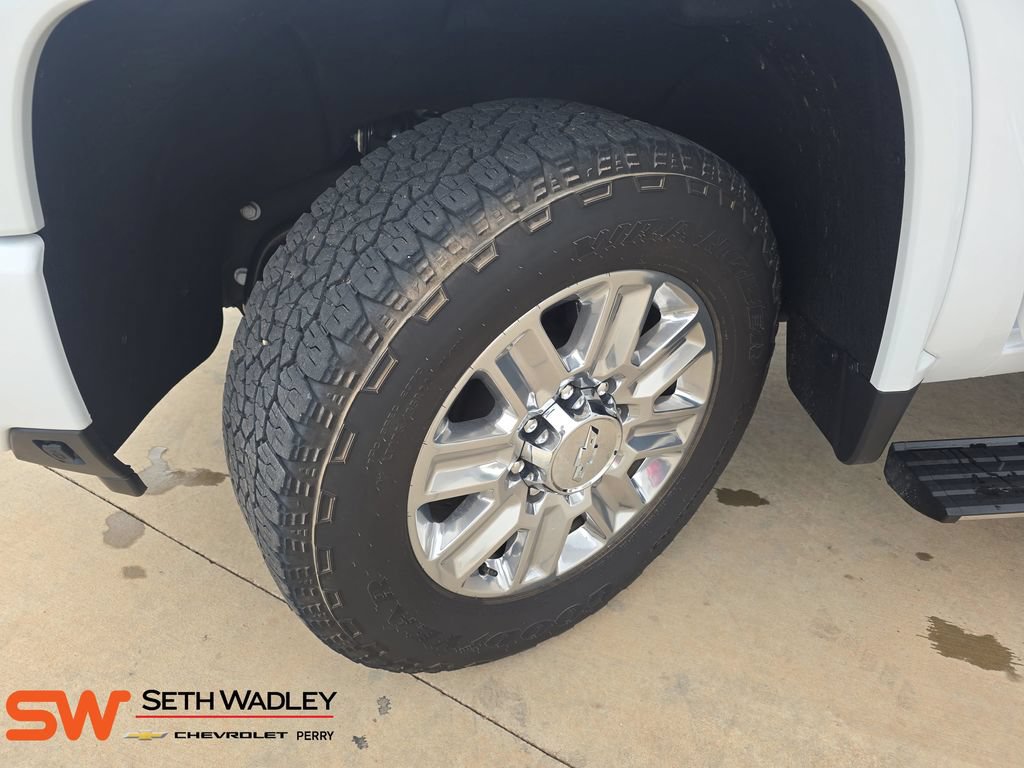 Used 2024 Chevrolet Silverado 2500 High Country w/ High Country Premium Package AWD/4WD image 32
