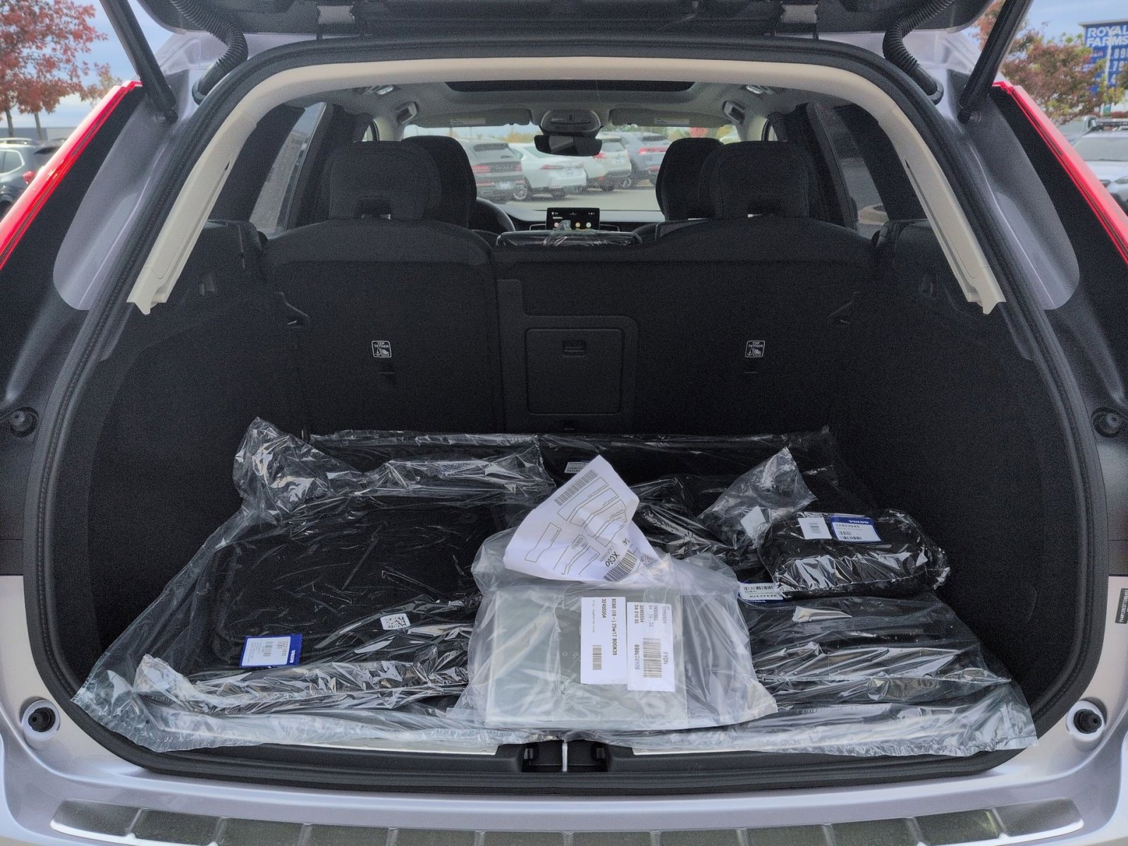 New 2026 Volvo XC60 B5 Plus w/ Protection Package Premier AWD/4WD image 26