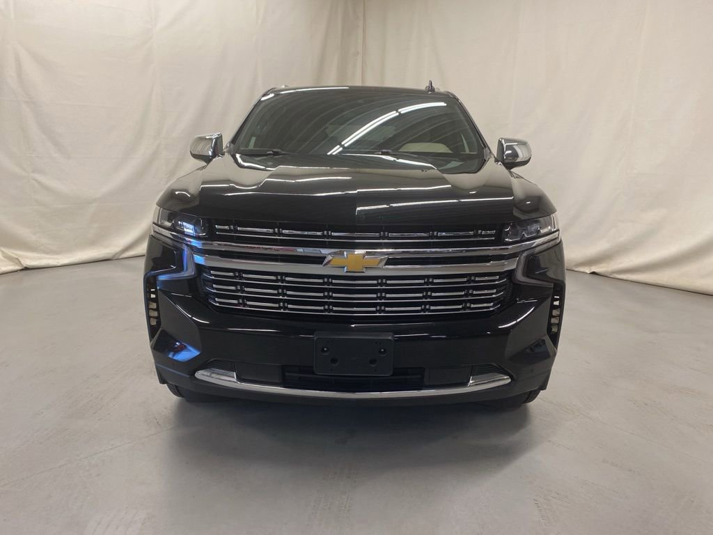 Used 2024 Chevrolet Suburban Premier image 3