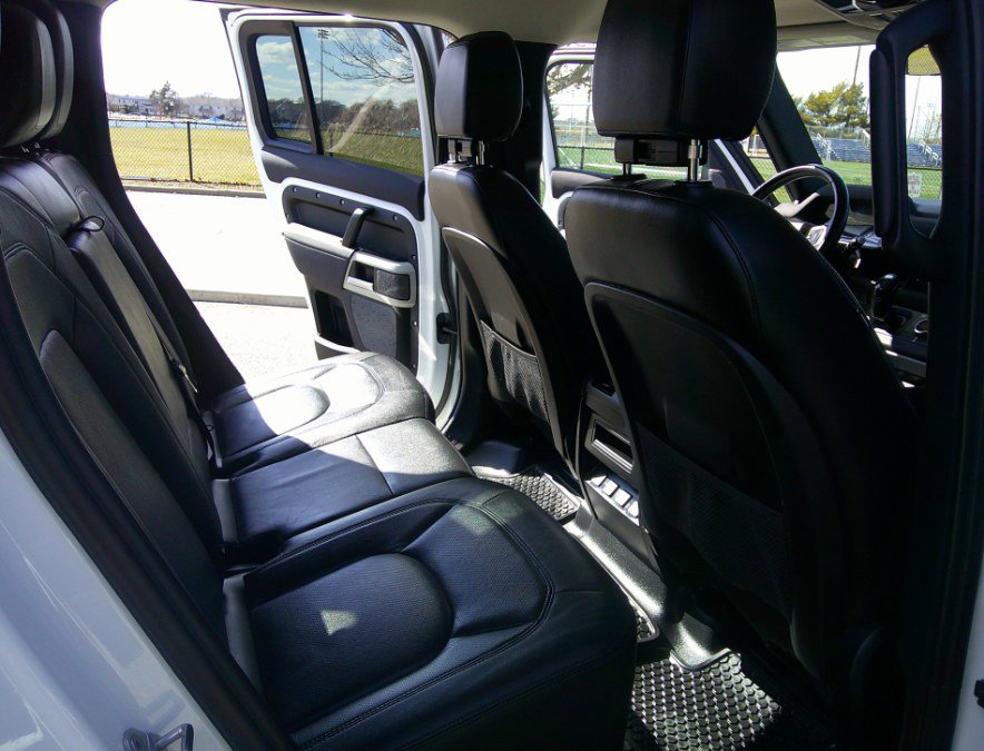 Used 2023 Land Rover Defender 110 S image 30
