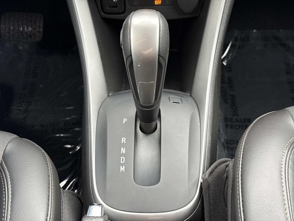 Used 2022 Chevrolet Trax LT w/ LT Convenience Package AWD/4WD image 8