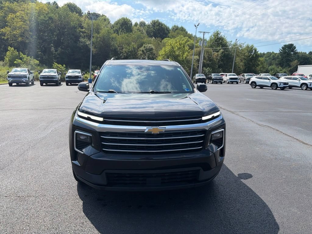 Used 2026 Chevrolet Traverse LT AWD/4WD image 3