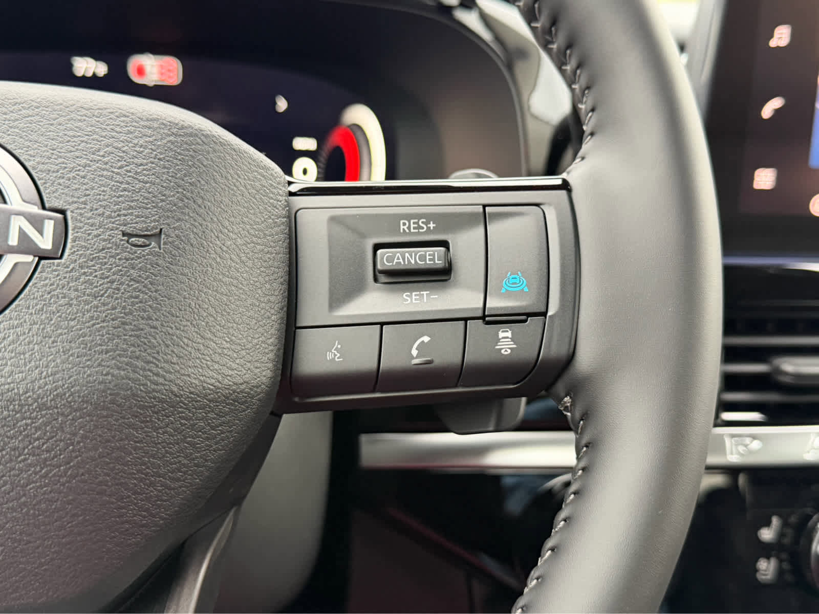 New 2026 Nissan Pathfinder Platinum AWD/4WD image 27