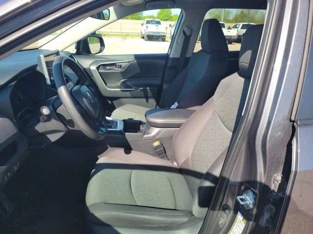 Used 2024 Toyota RAV4 XLE FWD image 15