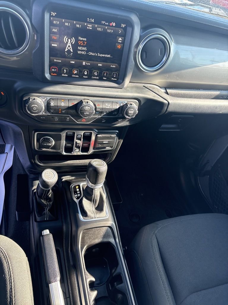 Used 2018 Jeep Wrangler Unlimited Sahara image 59