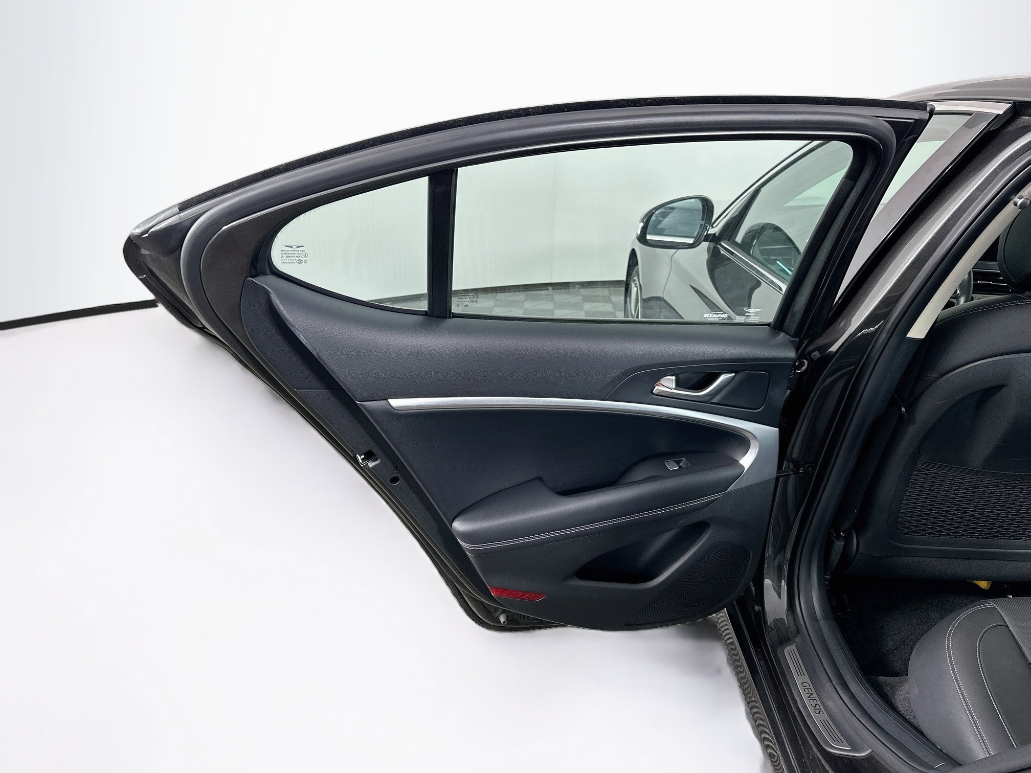 Used 2026 Genesis G70 2.5T RWD image 27