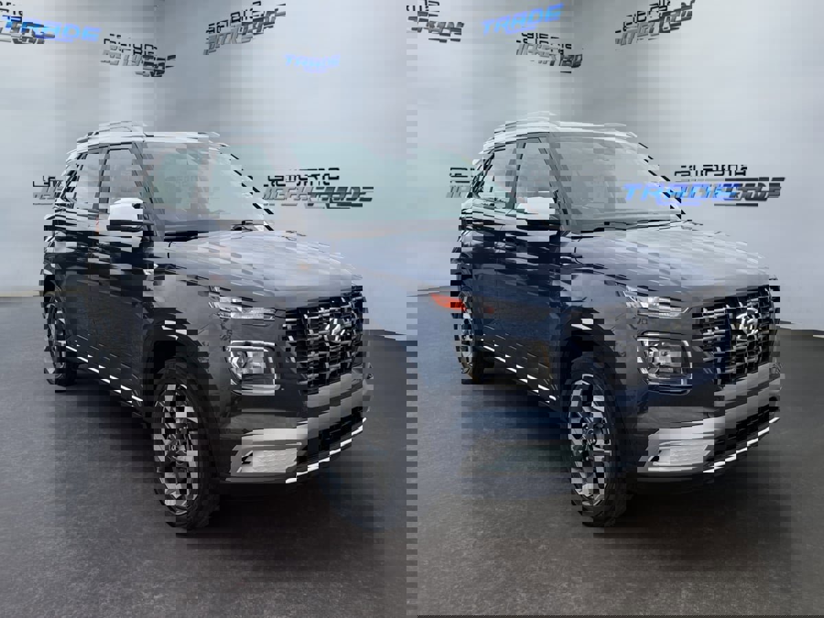 Used 2022 Hyundai Venue Limited image 3