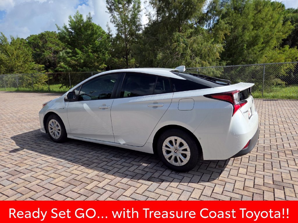 Used 2021 Toyota Prius LE FWD image 10