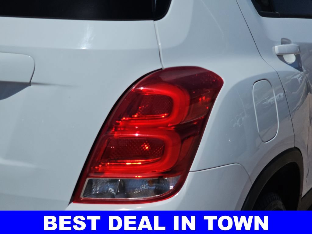 Used 2022 Chevrolet Trax LT w/ Driver Confidence Package AWD/4WD image 39