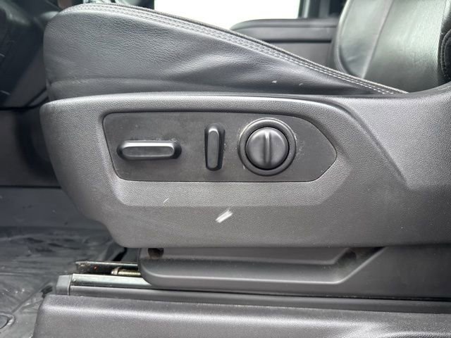 Used 2021 Chevrolet Silverado 1500 High Country w/ Technology Package image 19