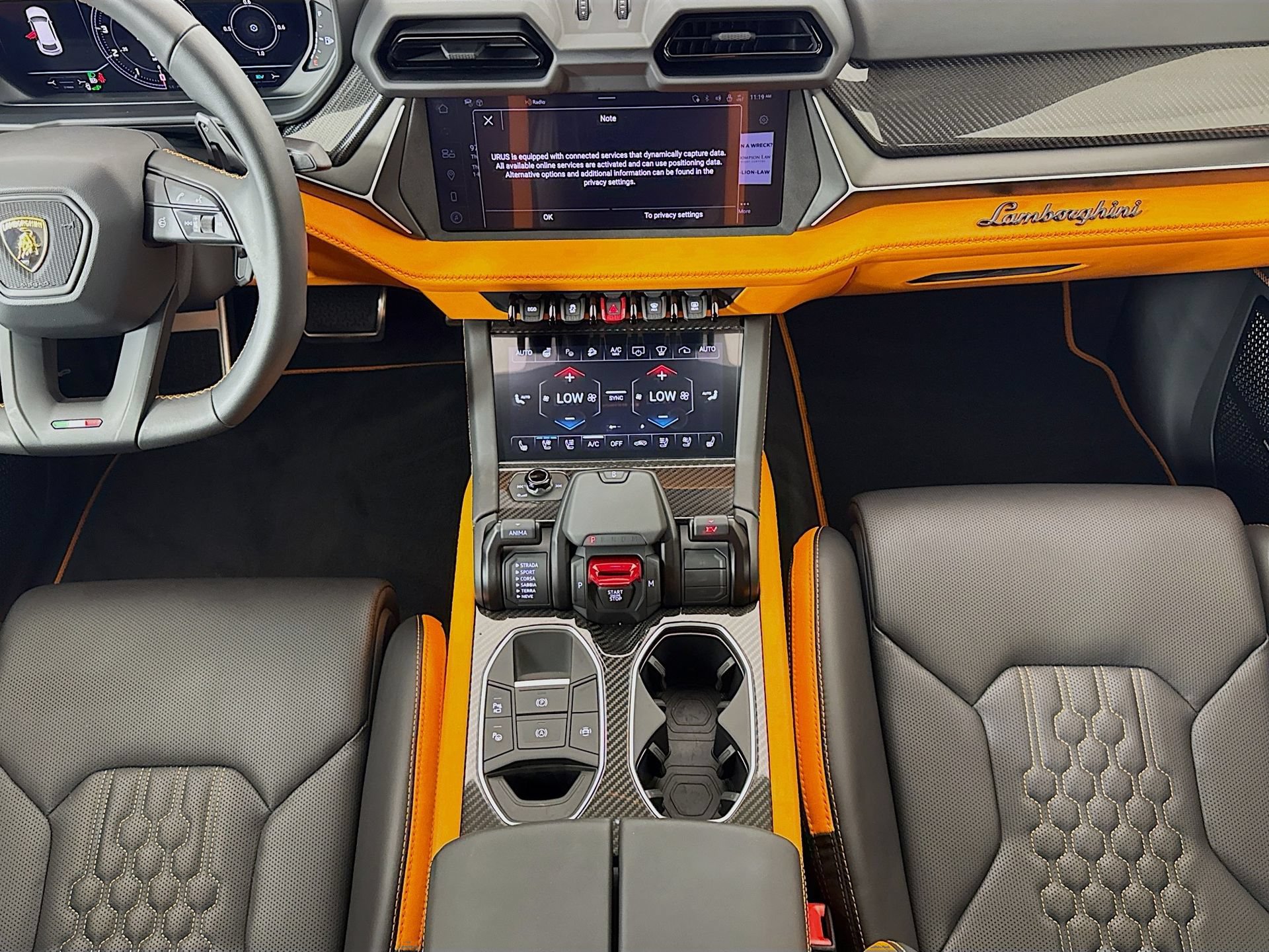 Used 2025 Lamborghini Urus SE AWD/4WD image 23