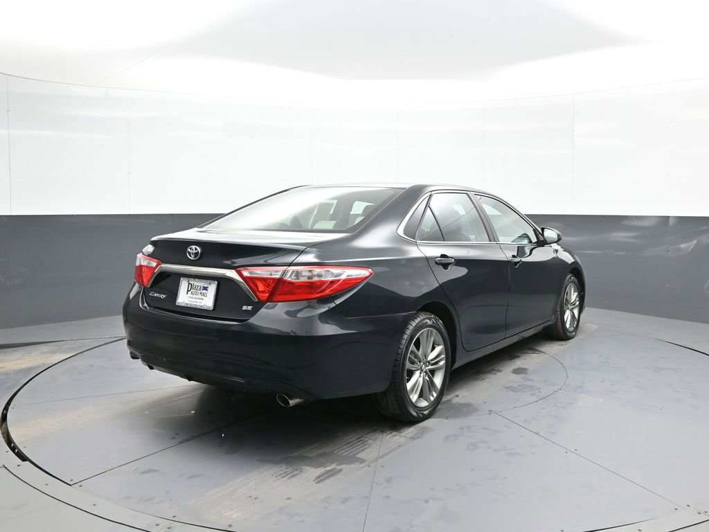 Used 2016 Toyota Camry SE image 6