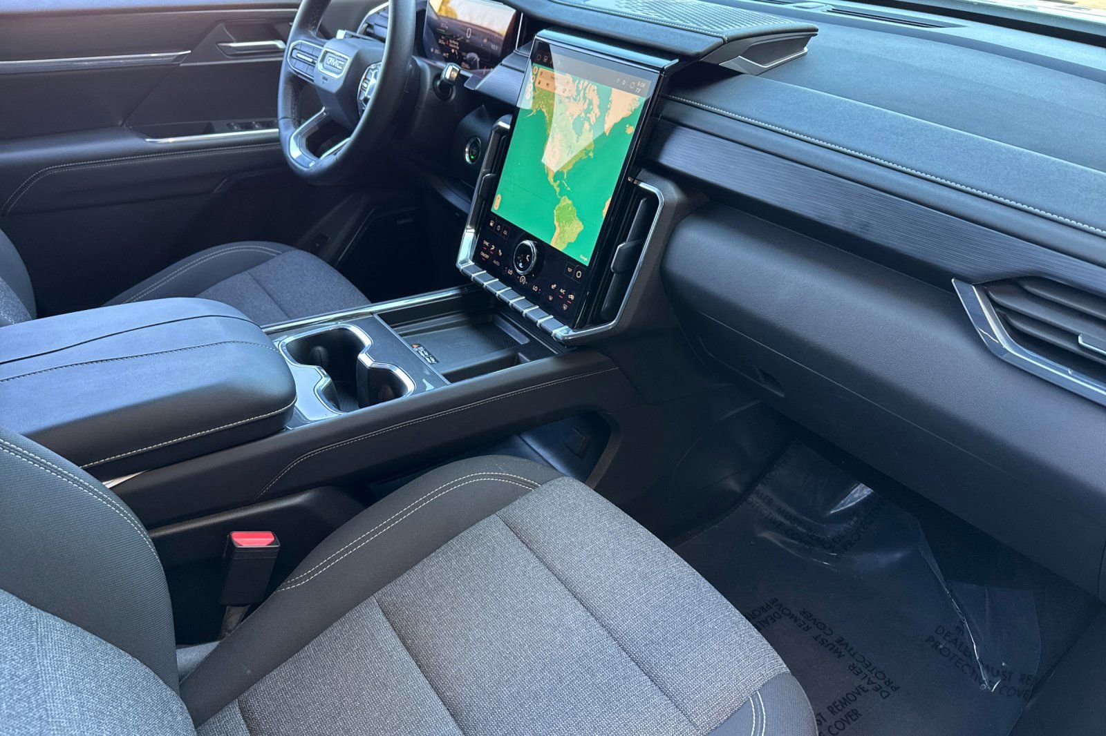 Used 2025 GMC Acadia Elevation image 17