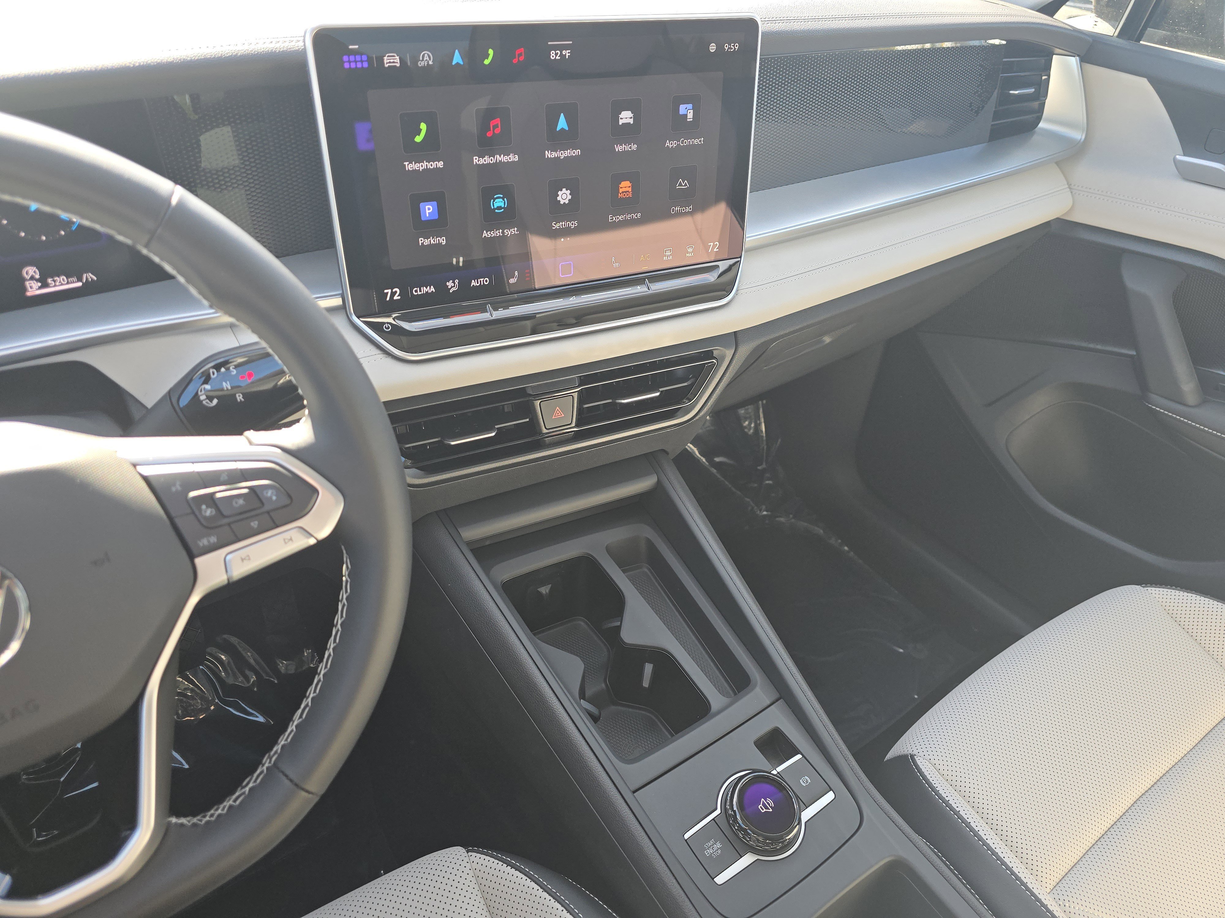 New 2025 Volkswagen Tiguan SE image 23