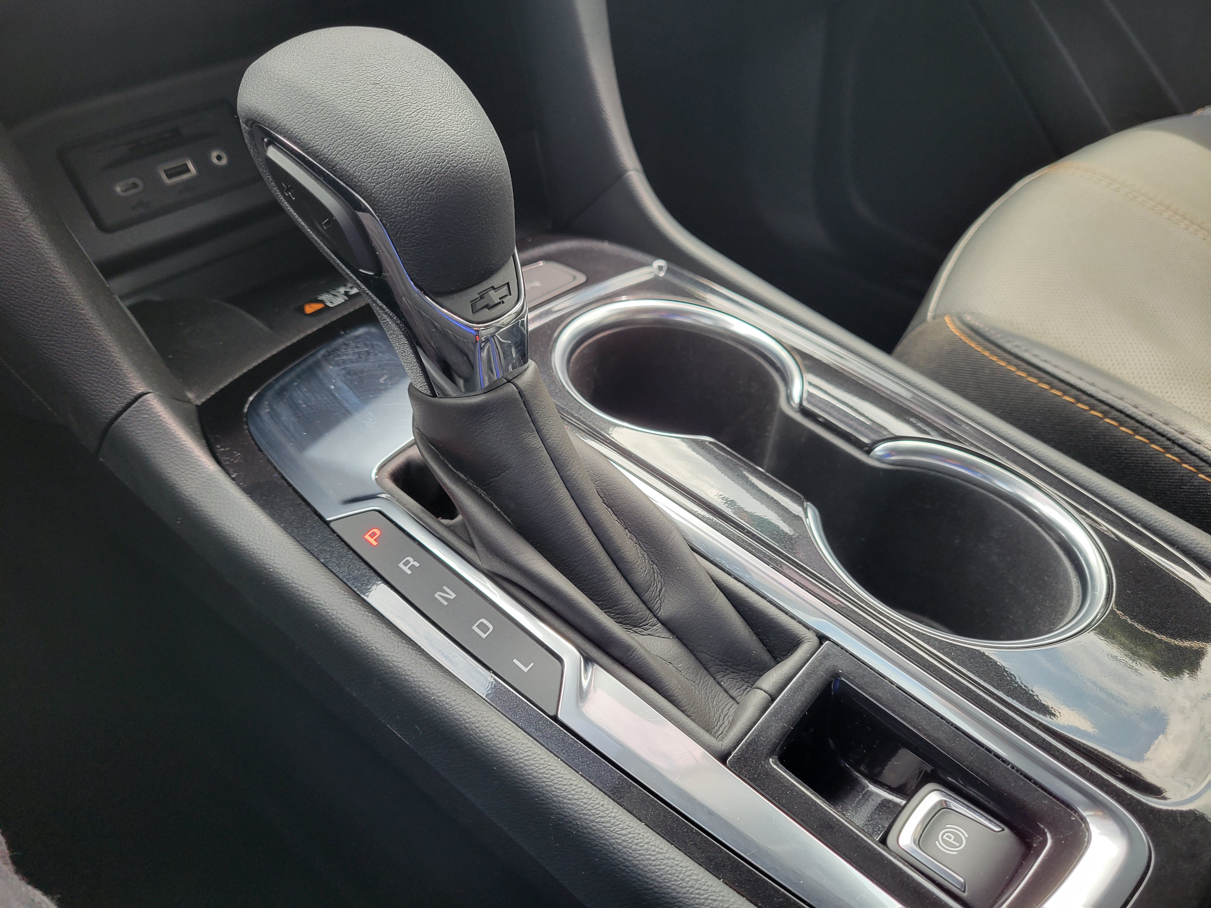 Certified 2024 Chevrolet Equinox Premier w/ LPO, Floor Liner Package FWD image 24