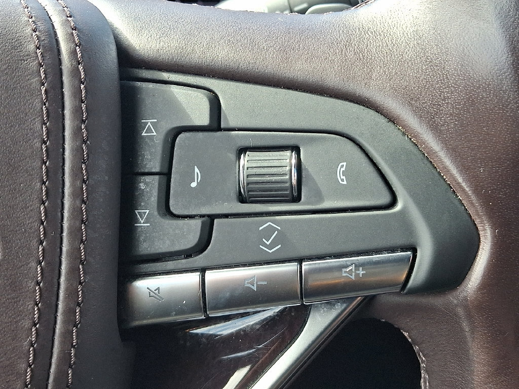 Certified 2022 Cadillac Escalade Sport Platinum w/ LPO, ONYX Package AWD/4WD image 25