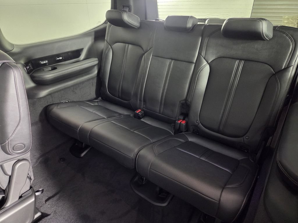 New 2026 Jeep Grand Wagoneer Summit w/ Premium Group III AWD/4WD image 15