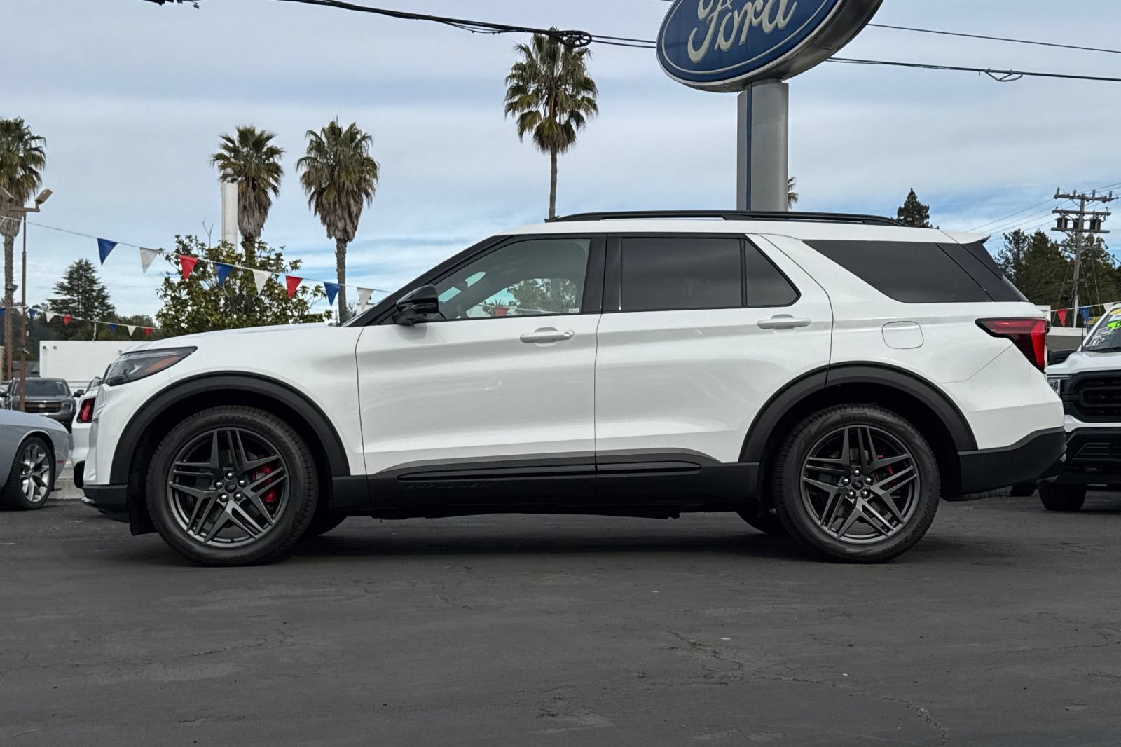 New 2026 Ford Explorer ST w/ Sun And Sound Package AWD/4WD image 7