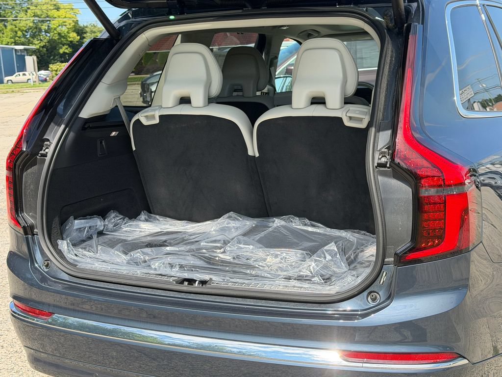 New 2026 Volvo XC90 B6 Ultra w/ Protection Package AWD/4WD image 14