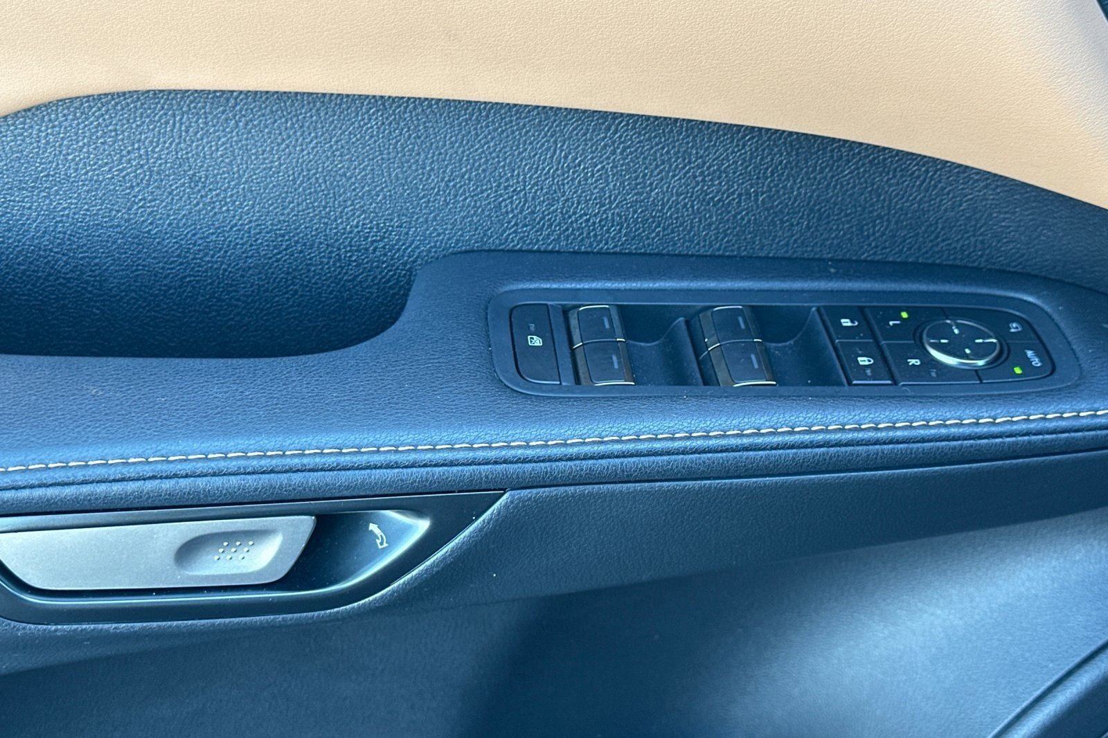 Used 2025 Lexus RX 350 FWD w/ Technology Package image 13
