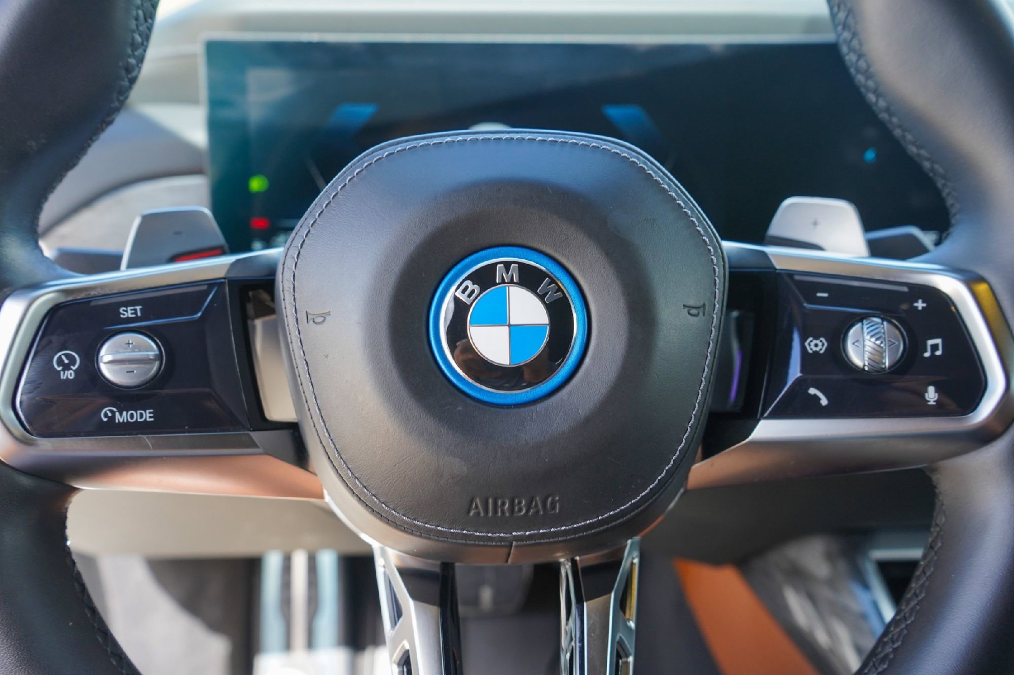 Used 2024 BMW 750e xDrive w/ Executive Package image 11