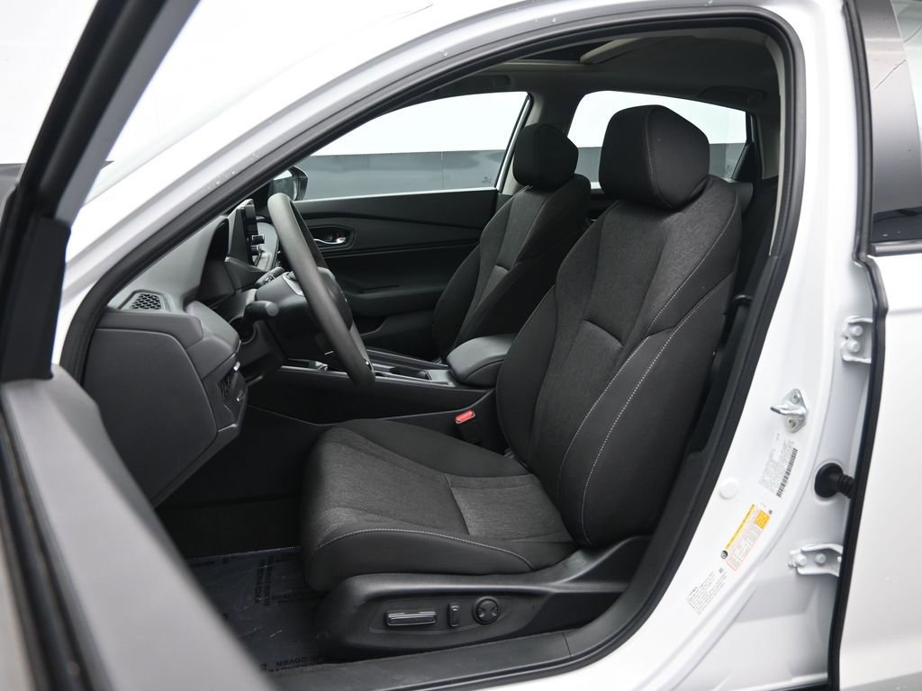 Used 2025 Honda Accord SE image 19