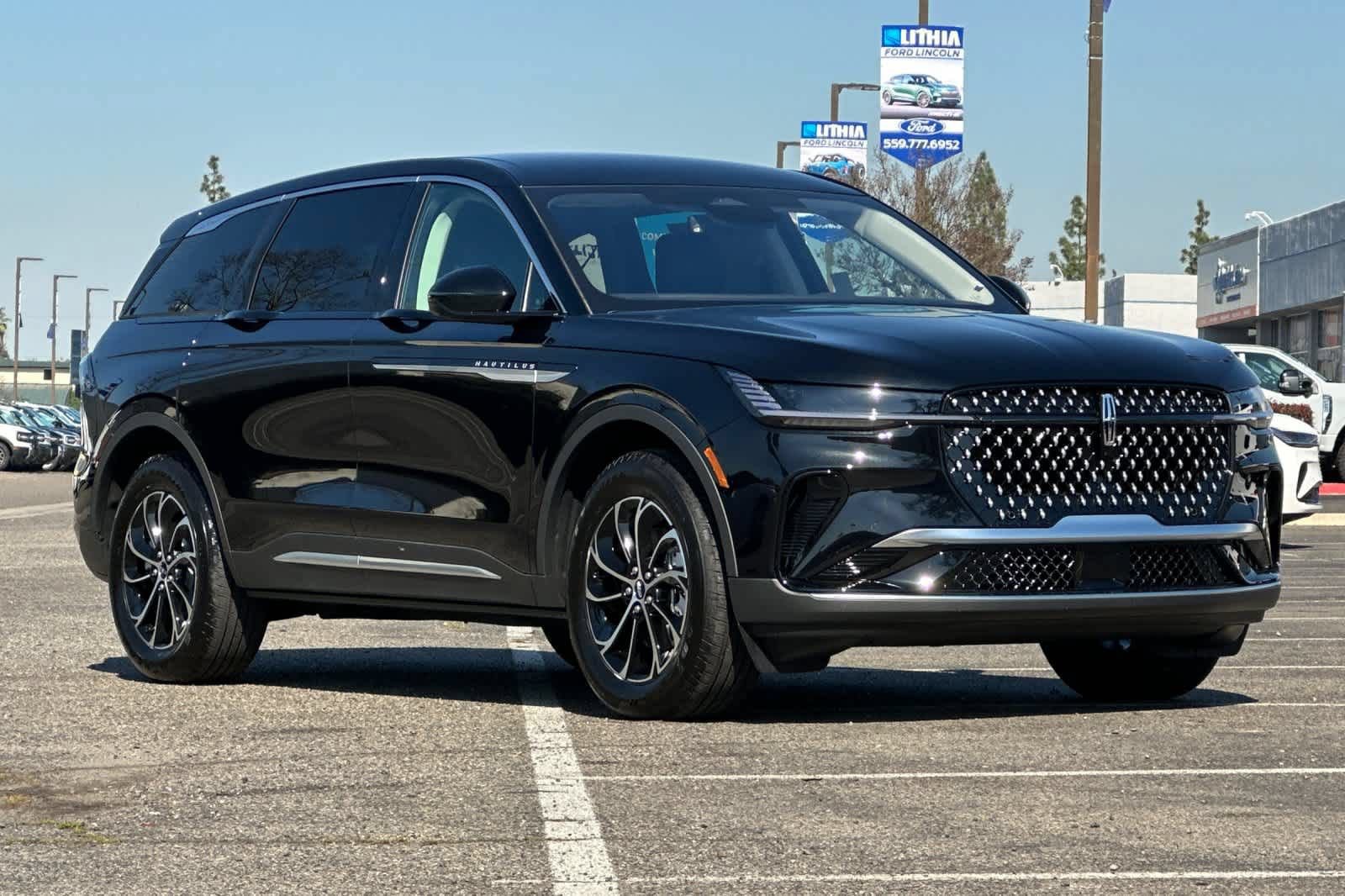 Used 2026 Lincoln Nautilus Premier AWD/4WD image 10