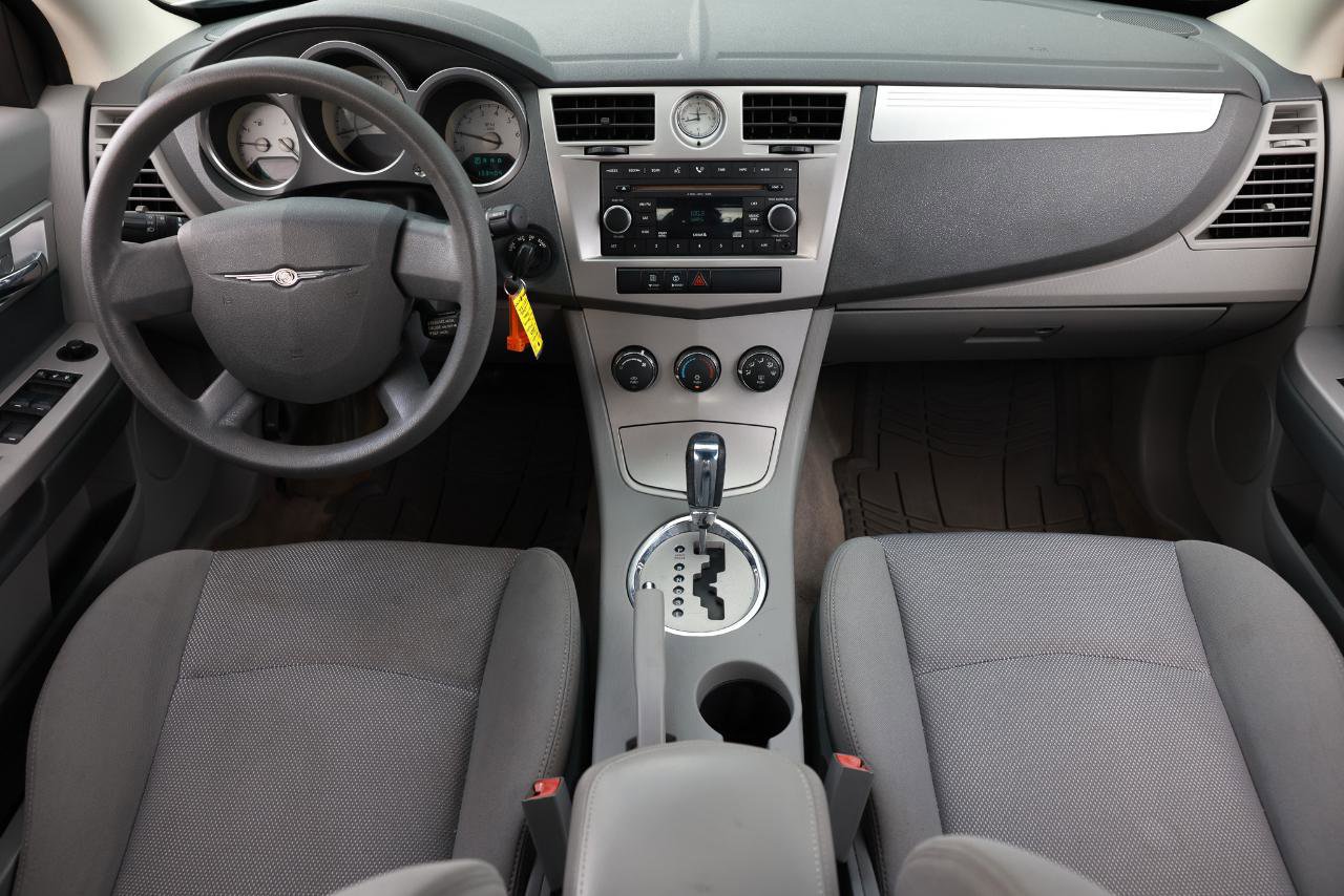 Used 2008 Chrysler Sebring Touring image 2