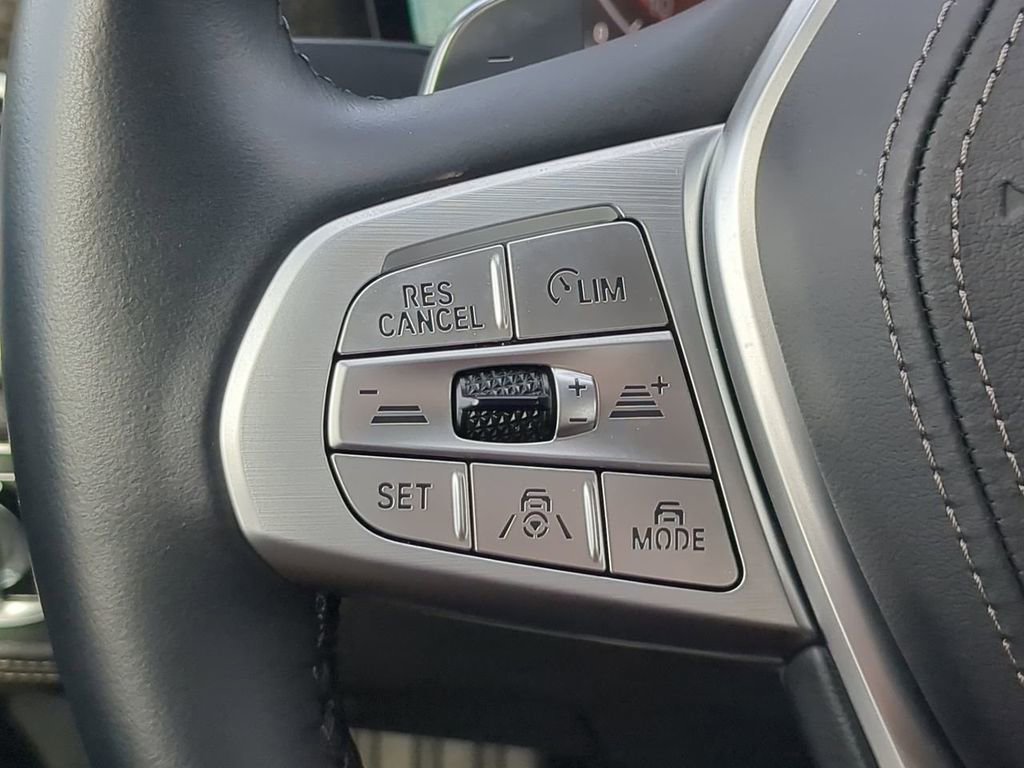 Used 2020 BMW 750i xDrive w/ Executive Package image 23